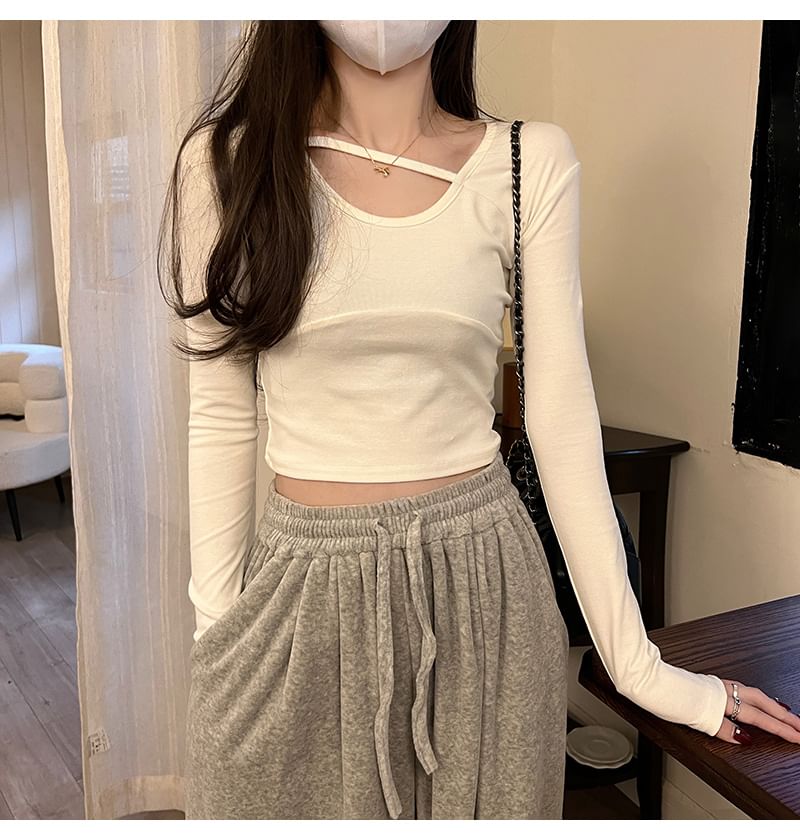 Long-Sleeve Round Neck Plain Crop T-Shirt