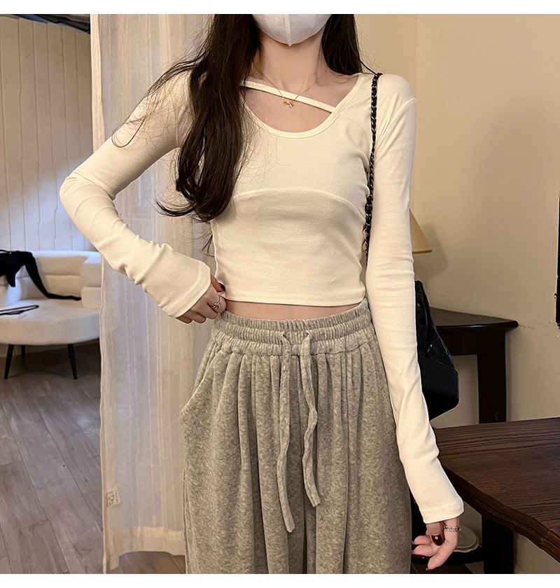 Long-Sleeve Round Neck Plain Crop T-Shirt