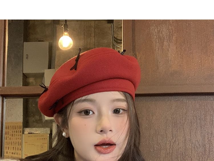 Bow Accent Beret