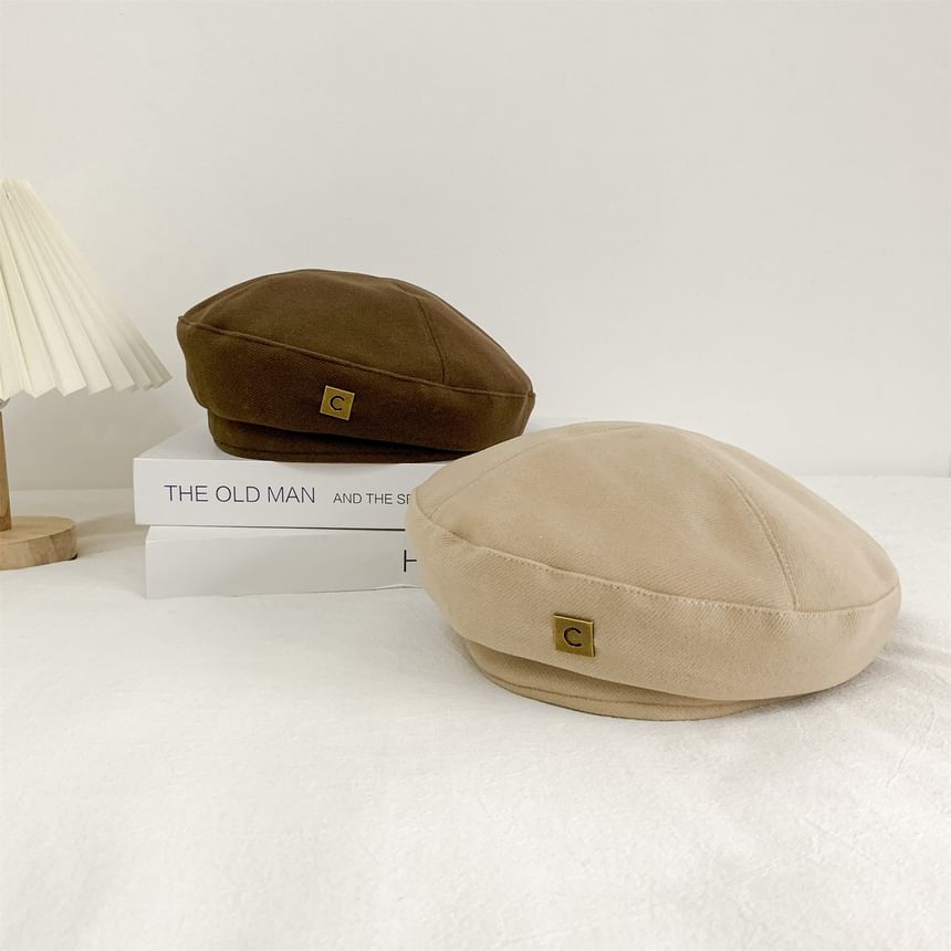 Beret Lettering Plain