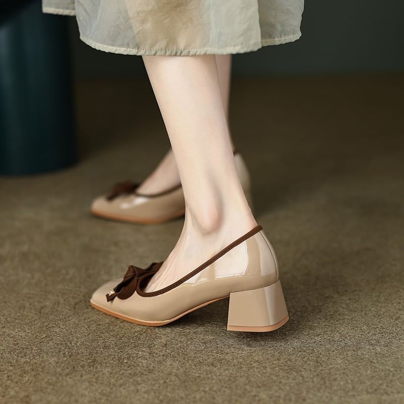 Low Accent Ribbon Pumps Heel