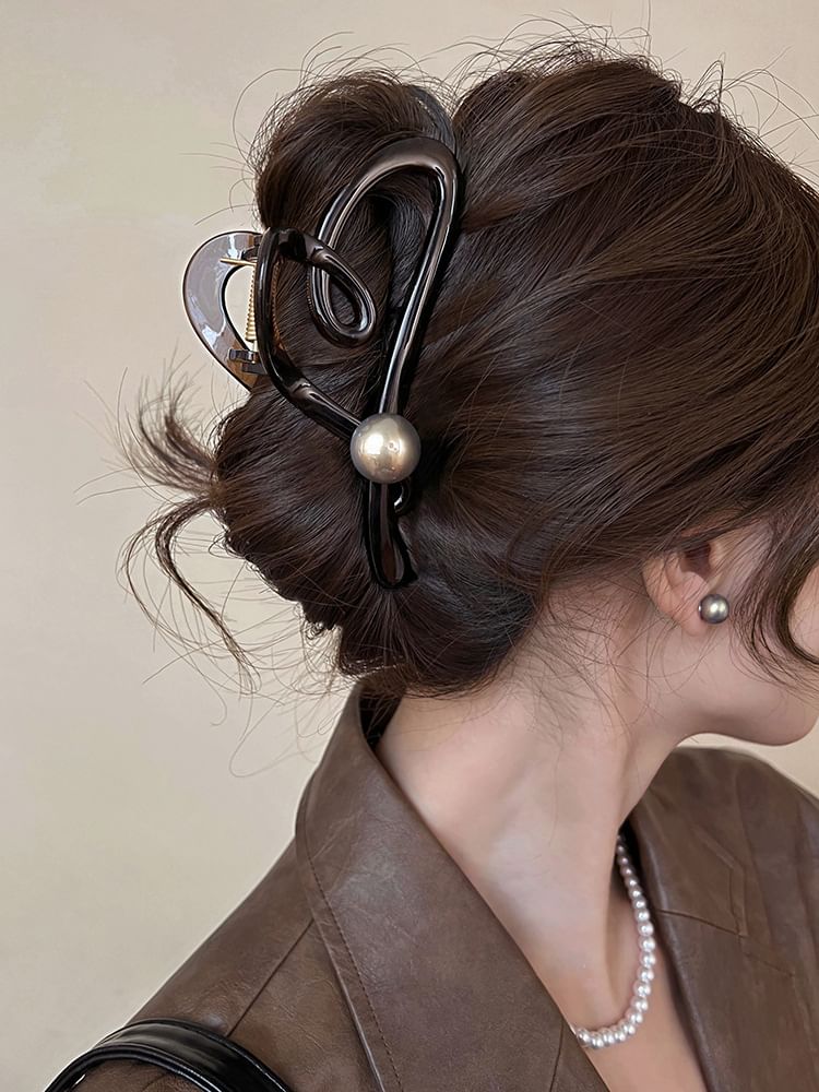 Faux Hair Claw Pearl Heart