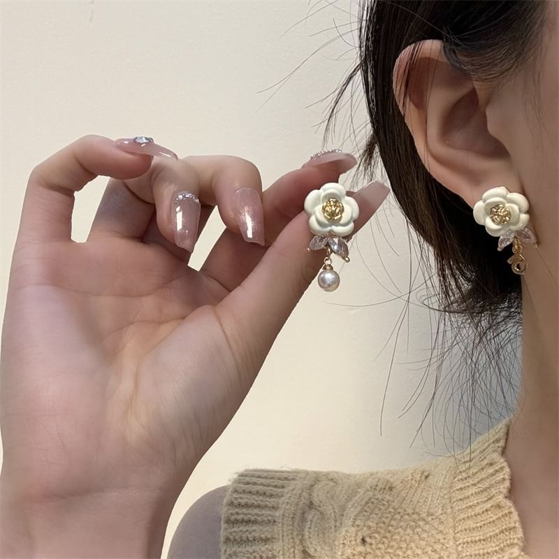 Faux Alloy Drop Floral Pearl Earring