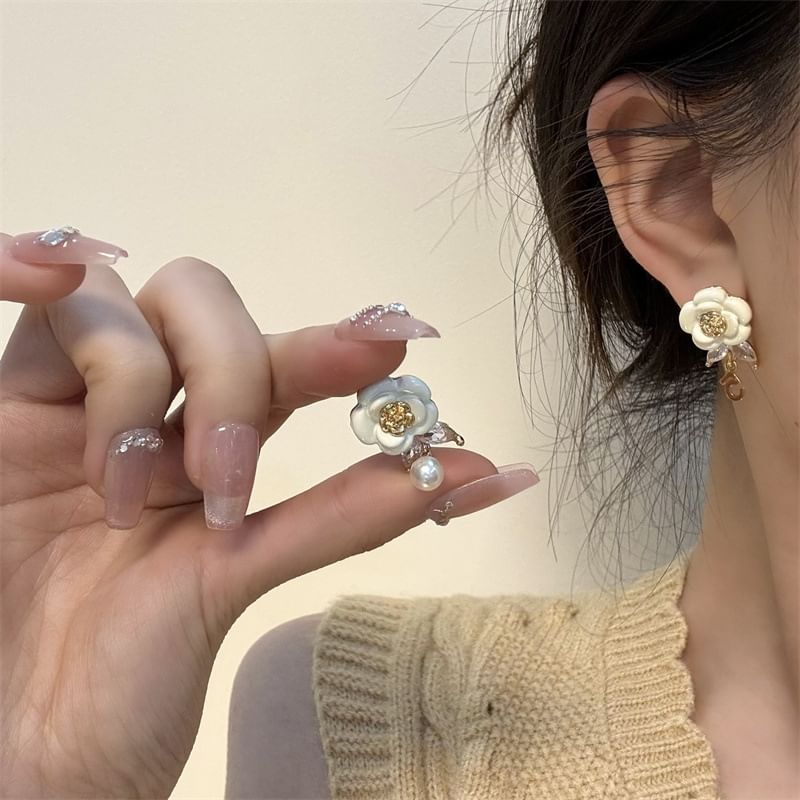 Faux Alloy Drop Floral Pearl Earring