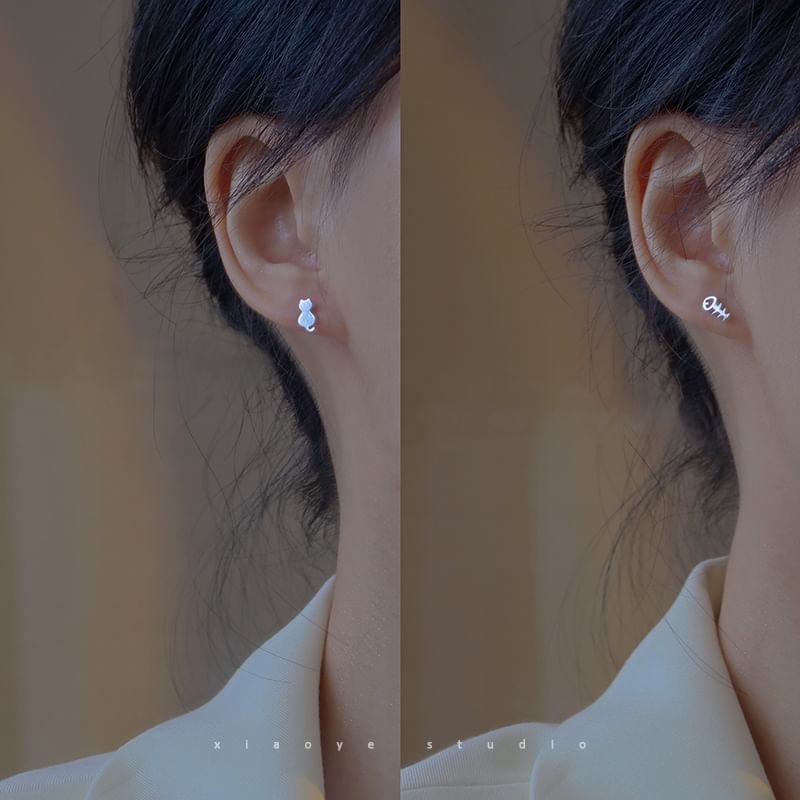 Ear Stud Asymmetrical
