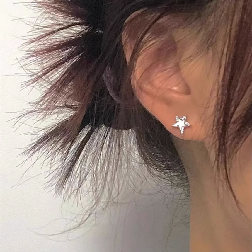 Star Stud Ear