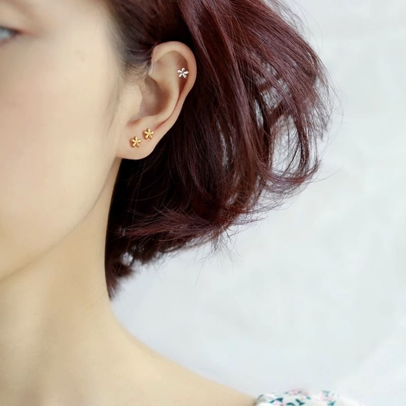 Stud Floral Ear