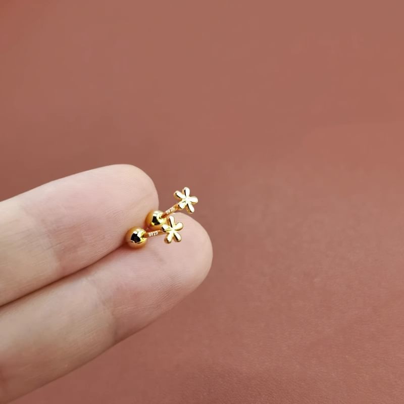 Stud Floral Ear