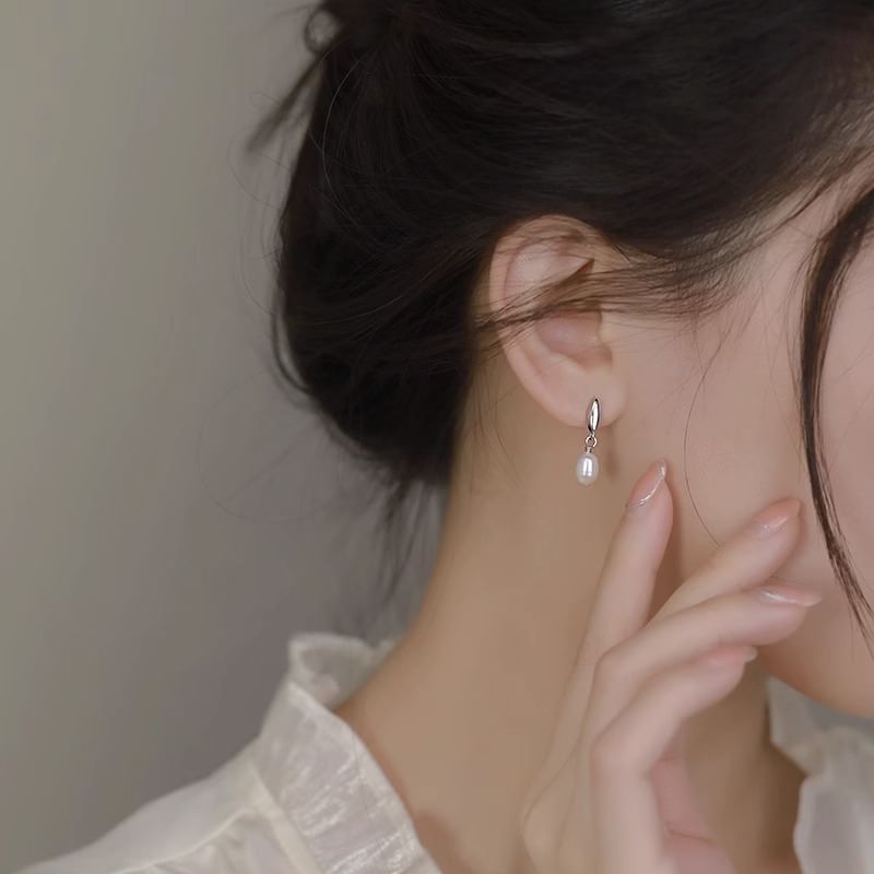 Pearl Drop Earring Faux