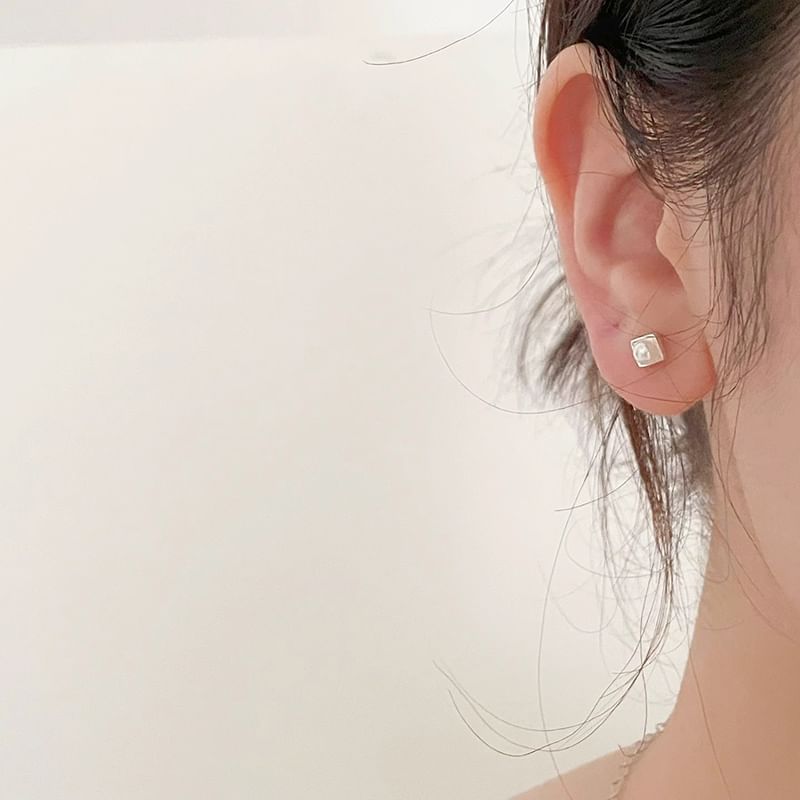 Faux Stud Pearl Ear
