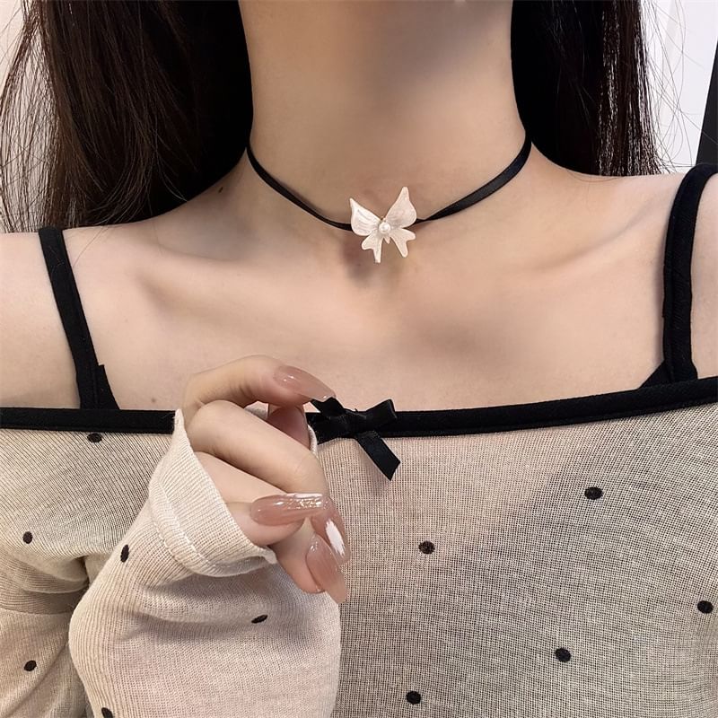 Butterfly Choker