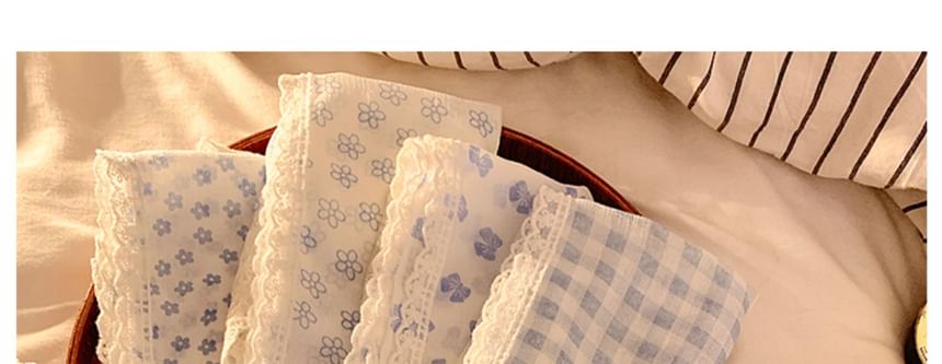 Plaid Trim Designs) Scarf Lace Triangle Head (Various