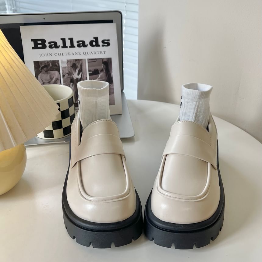 Plateau-Loafer mit schlichter Sohle