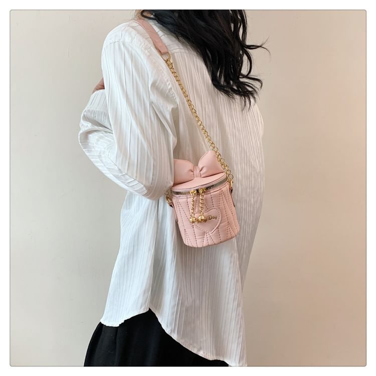 Chain Strap Bow Quilted Bucket Bag