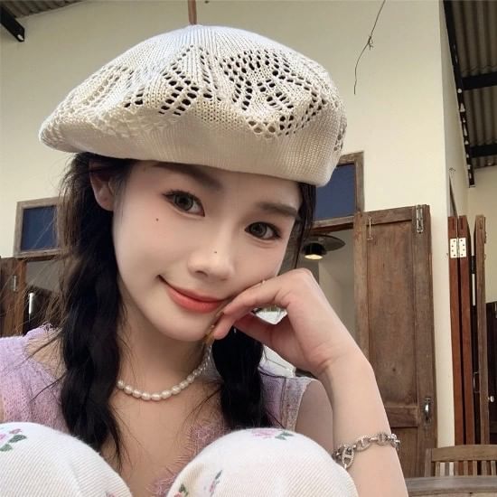 Hat Eyelet Beret
