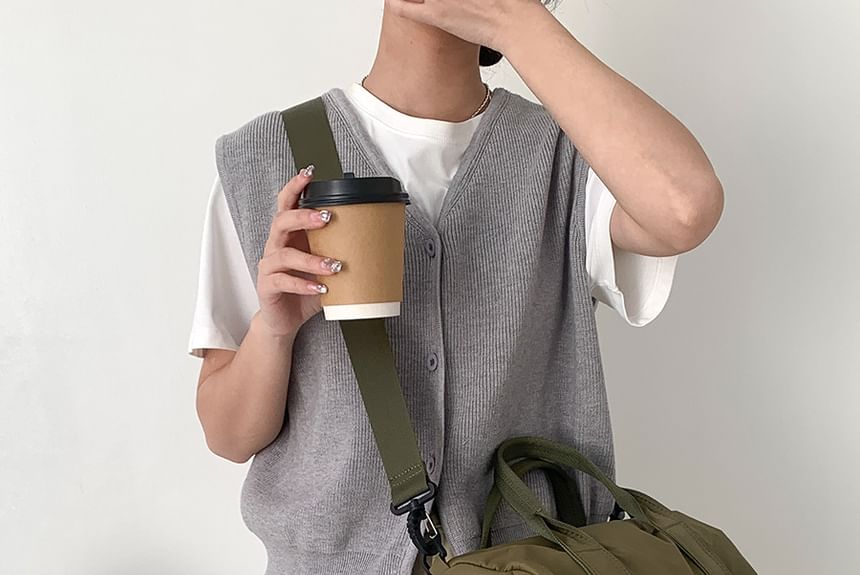 Nylon Plain Barrel Bag