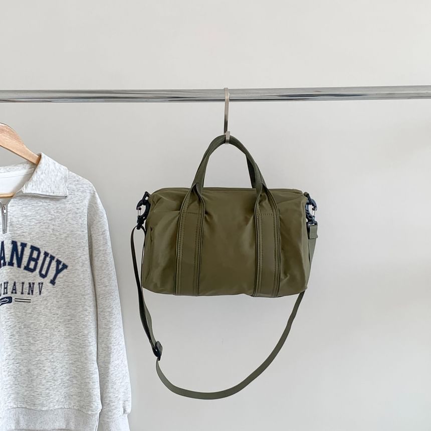 Nylon Plain Barrel Bag