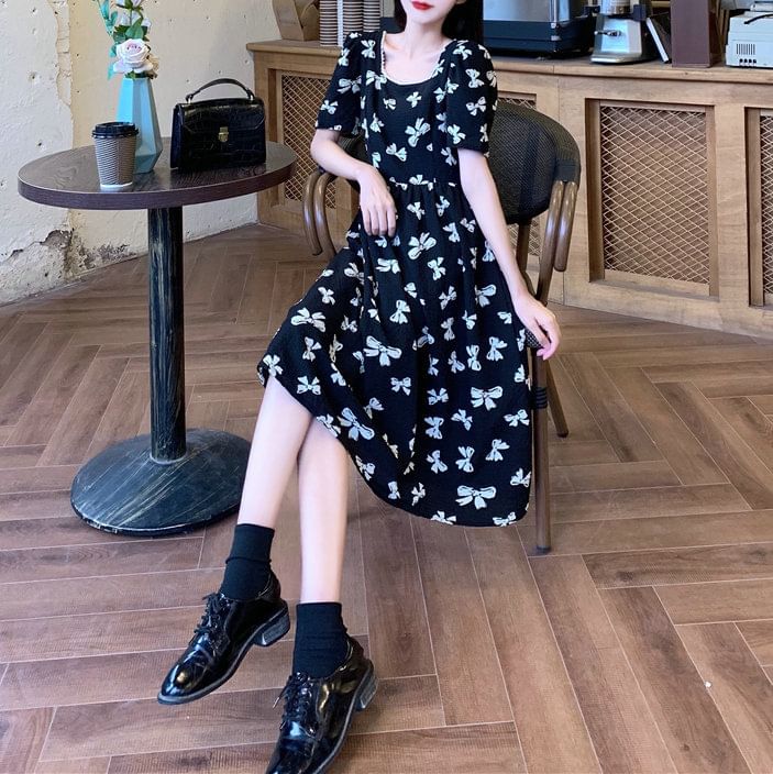 Bow Square A-Line Neck Tie Panel Short-Sleeve Print Midi Back Dress