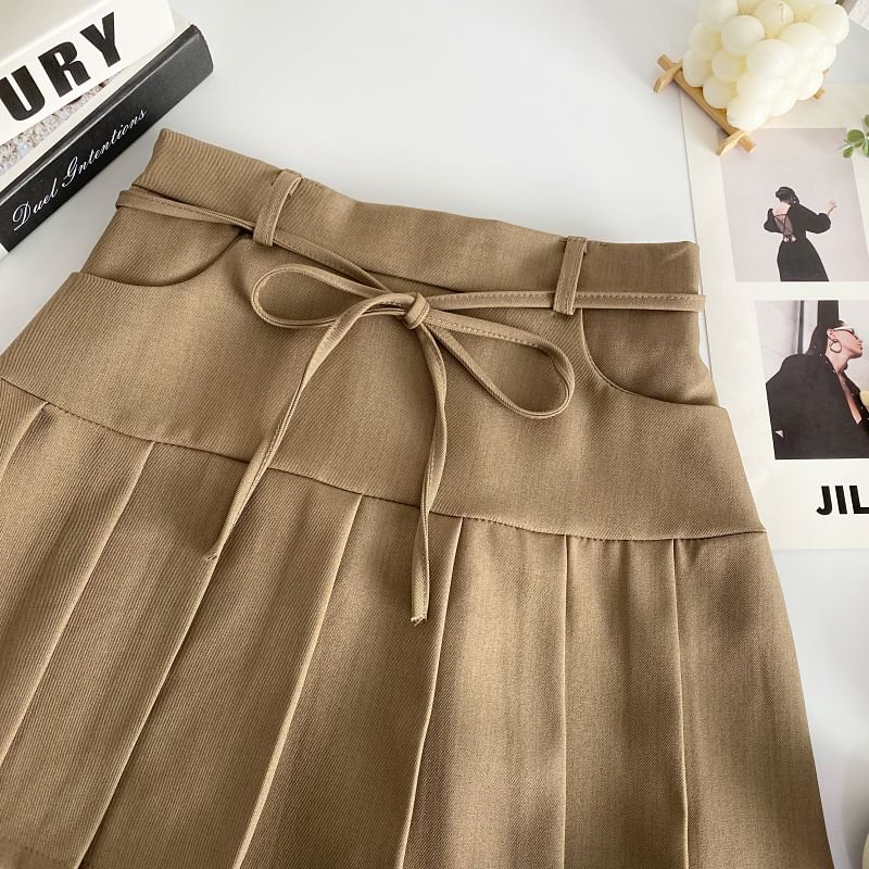 Jupe trapèze mini plissée unie taille haute