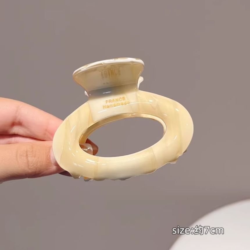 Oval Claw Hair