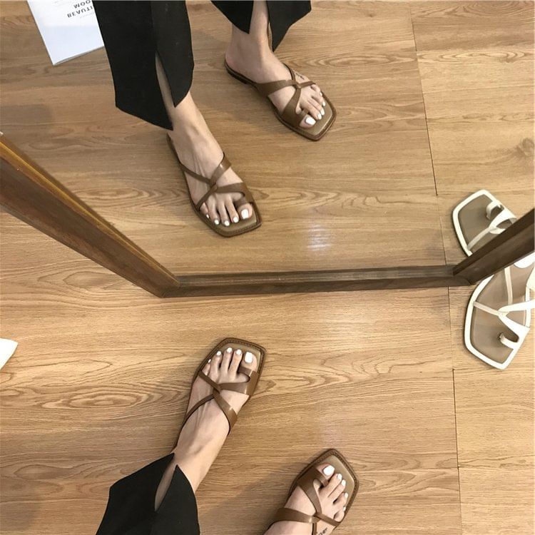 Loop Toe Flats