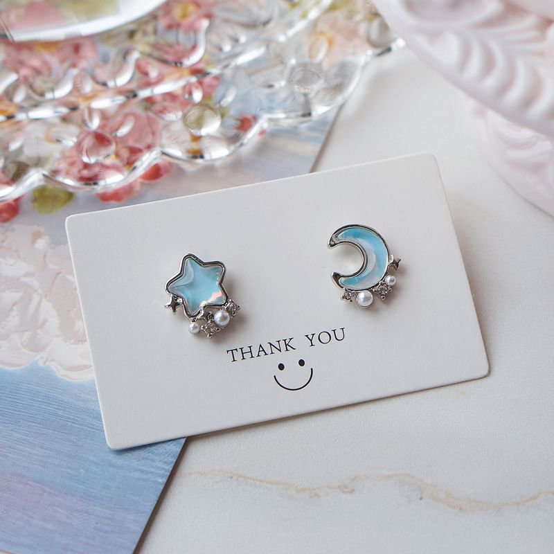 Moon & Star Asymmetrical Alloy Stud Earring