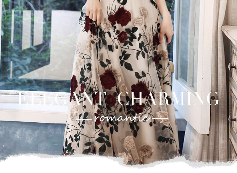 Short-Sleeve Sweetheart Neckline Floral Embroidered Panel A-Line Evening Gown / Cocktail Dress