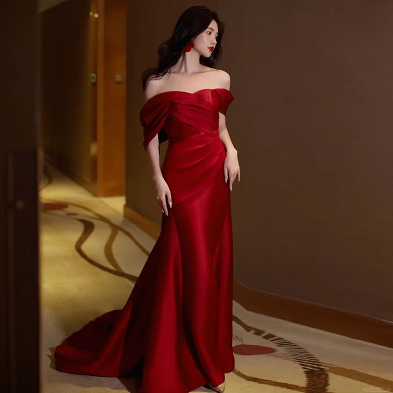 Short-Sleeve Off Shoulder Plain Ruched Satin Trumpet Evening Gown