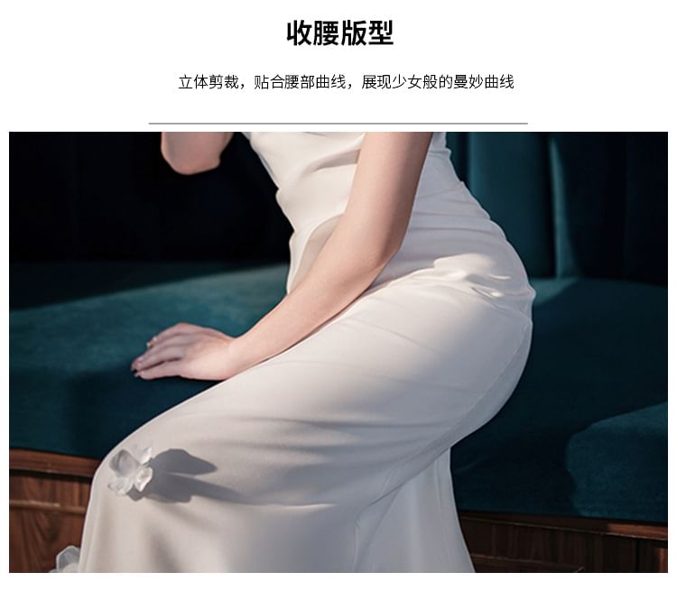 Short-Sleeve Plain Flower Mermaid Wedding Gown