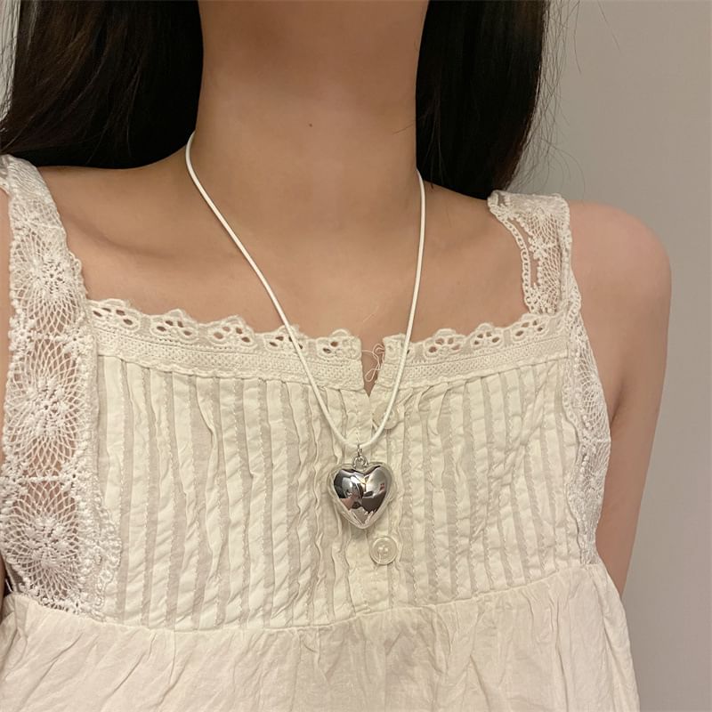 Cord Heart Pendant Necklace