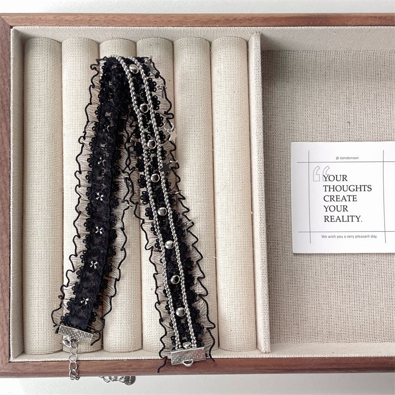 Choker Lace Fringed Star