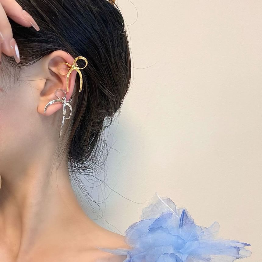 Snake Bow Chain Ear Cuff