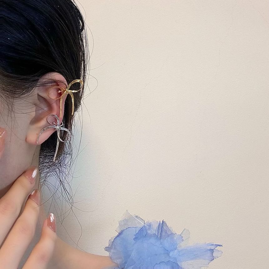 Snake Bow Chain Ear Cuff