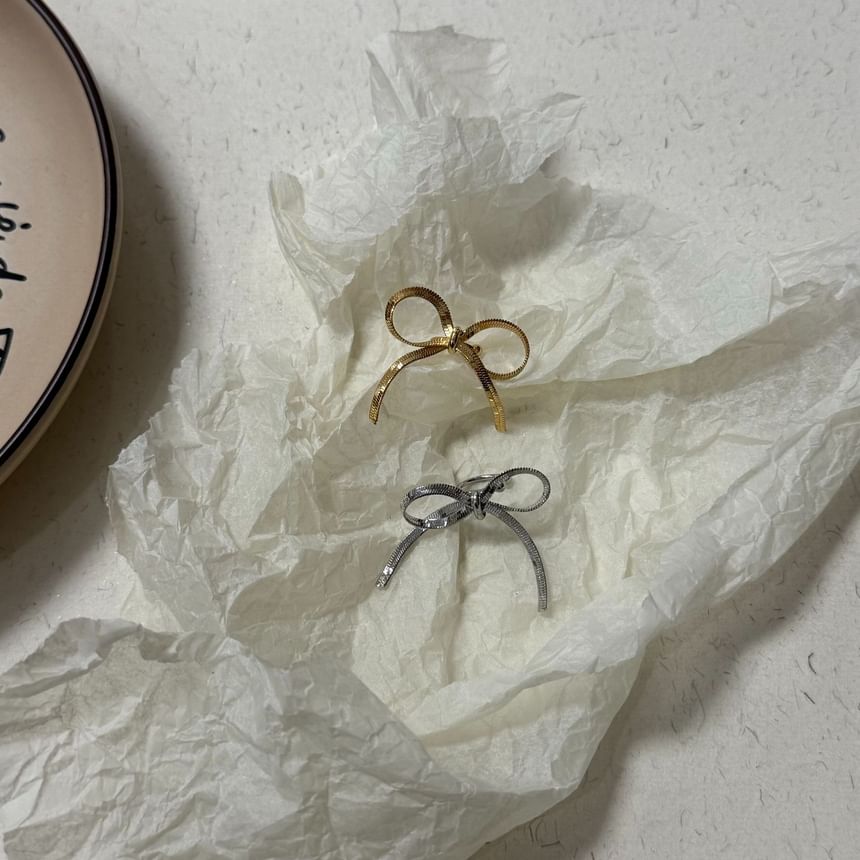 Snake Bow Chain Ear Cuff