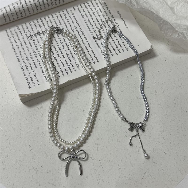 Pendant Necklace Pearl Bow Faux
