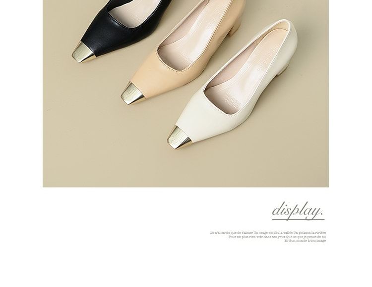 Pumps mit Kappe und dickem Absatz