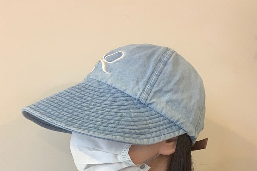 Wide Embroidered Brim Bow Denim Cap Washed