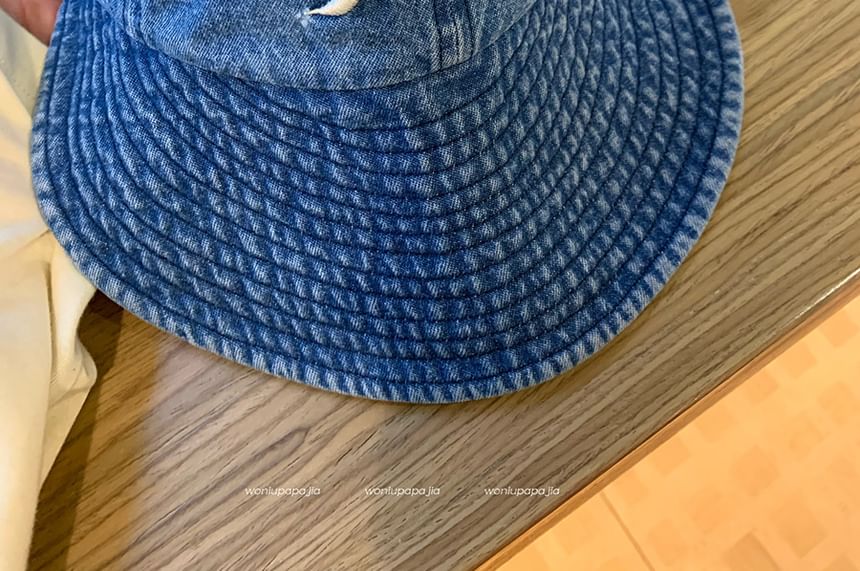 Wide Embroidered Brim Bow Denim Cap Washed