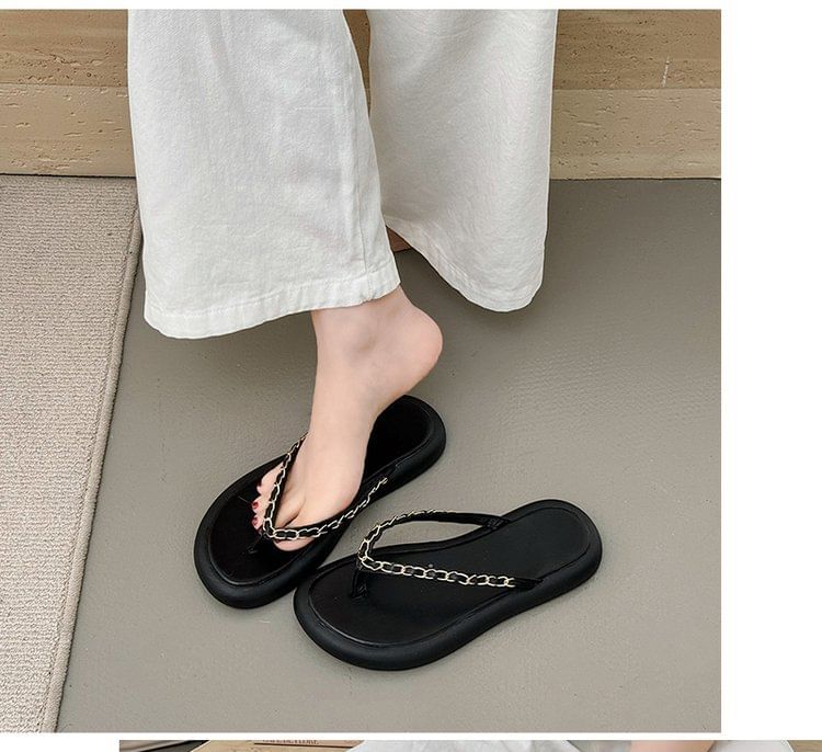 Chain Detail Flip-Flops