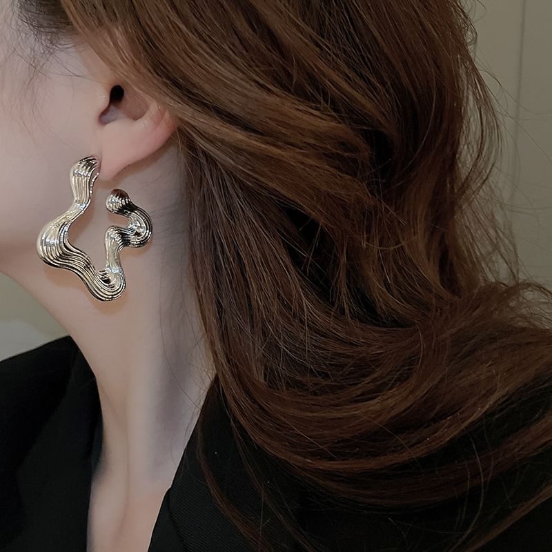 Wavy Copper Hoop Earring