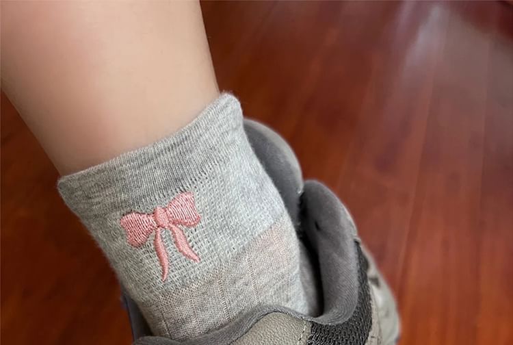 Bow Embroidery Socks Set