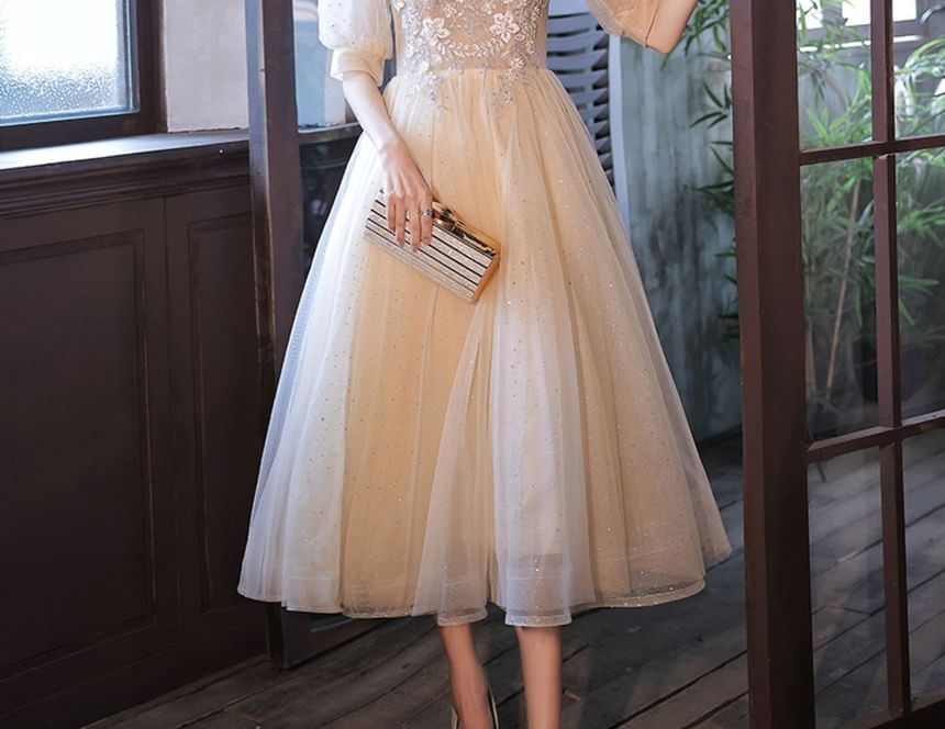 Short-Sleeve Floral Mesh A-Line Evening Gown / Dress