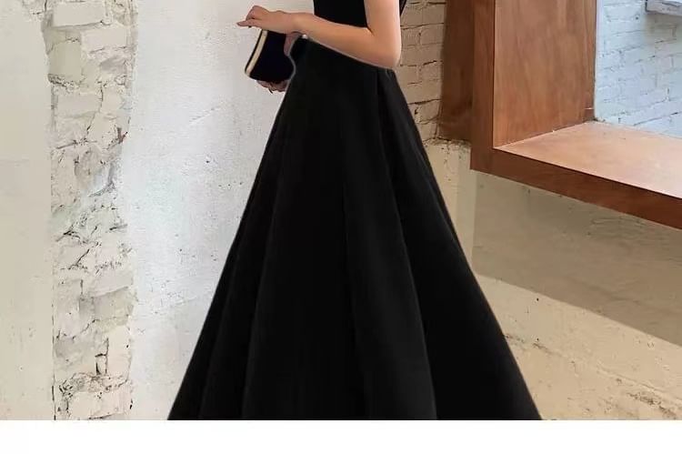 Short-Sleeve V-Neck Plain A-Line Evening Gown / Dress