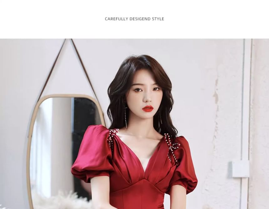 Short-Sleeve V-Neck Beaded Ribbon A-Line Evening Gown / Dress