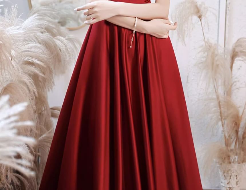 Short-Sleeve V-Neck Beaded Ribbon A-Line Evening Gown / Dress