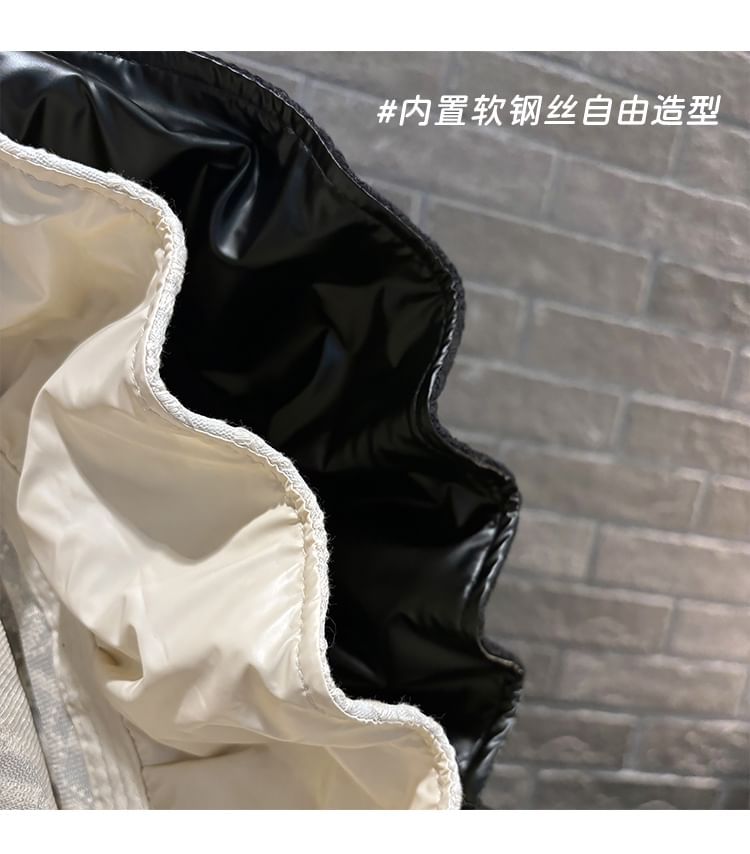 Pattern Embroidered Bucket Hat