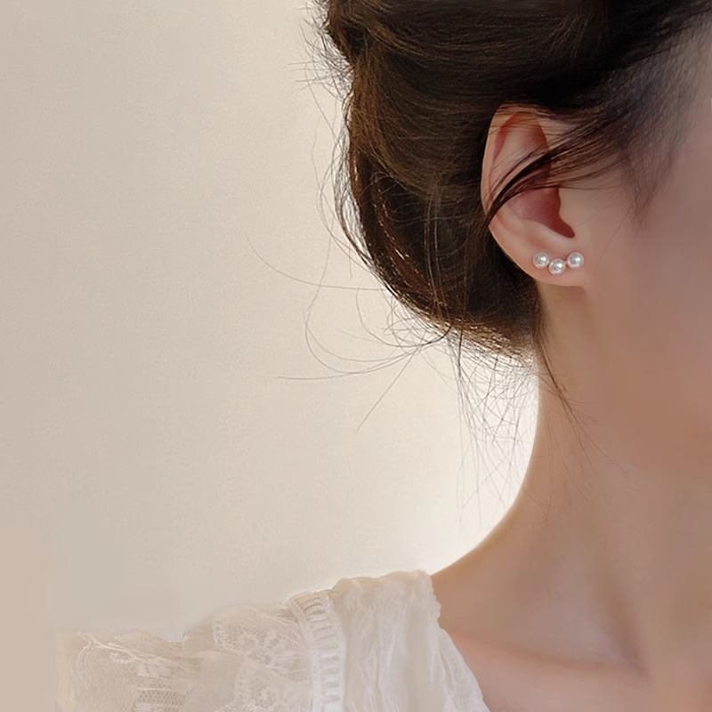 Faux Pearl Stud Earring