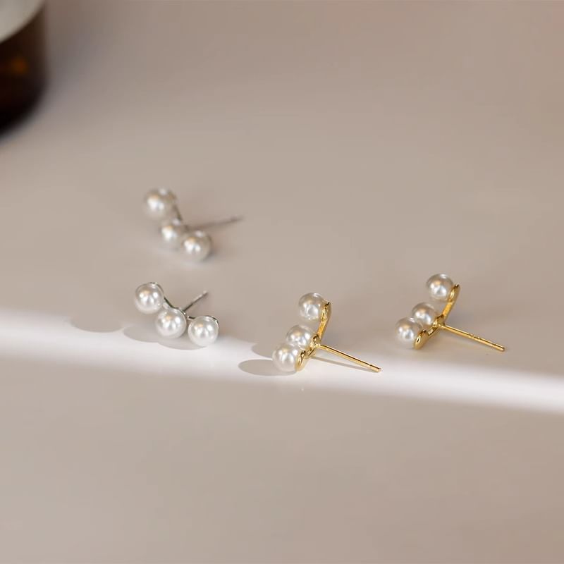 Faux Pearl Stud Earring