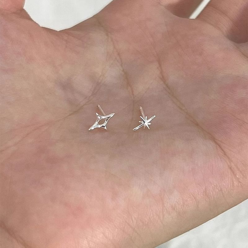 Asymmetrical Earring Star Stud