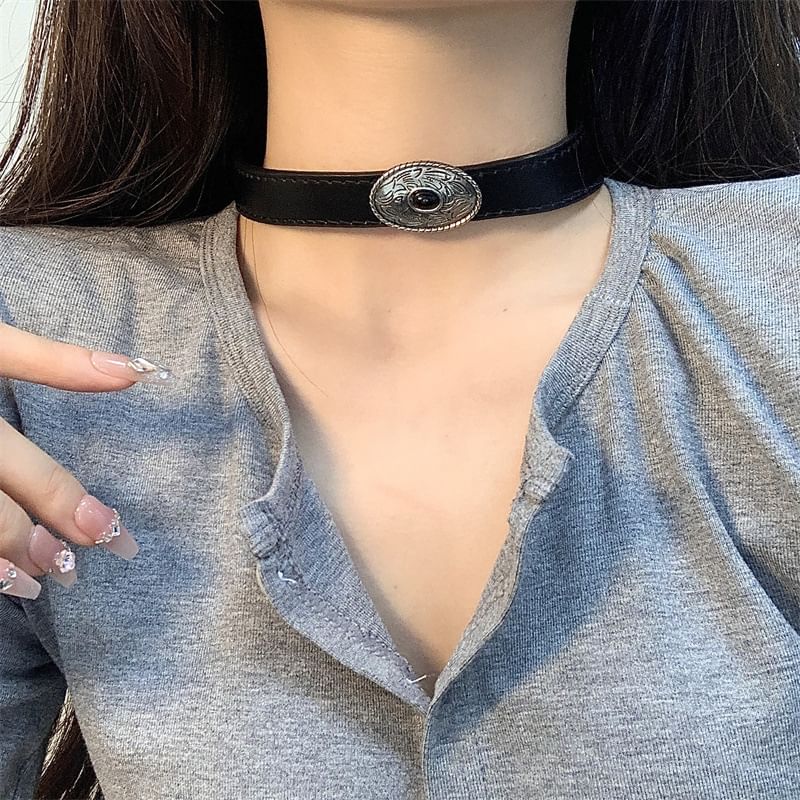 Choker Disc Black Oval Leather Faux Western